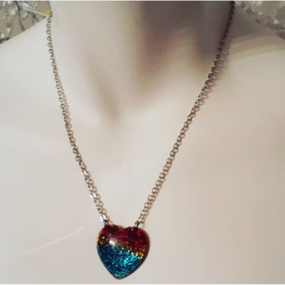 Rainbow color heart necklace - Picture 2 of 2